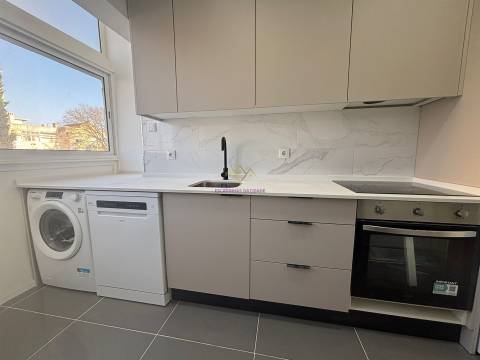 T2 Remodelado Amadora - águas Livres