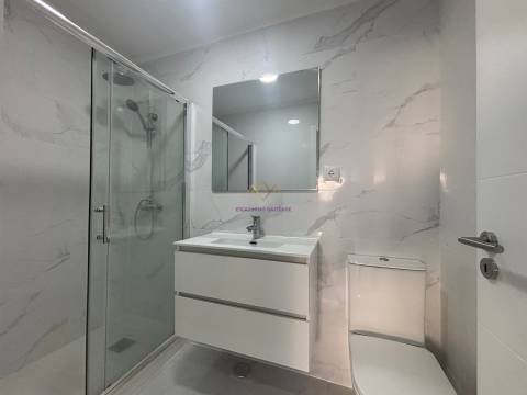 T2 Remodelado Amadora - águas Livres