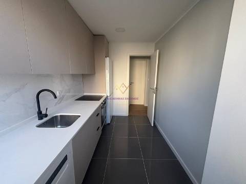 T2 Remodelado Amadora - águas Livres