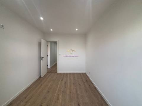 T2 Remodelado Amadora - águas Livres