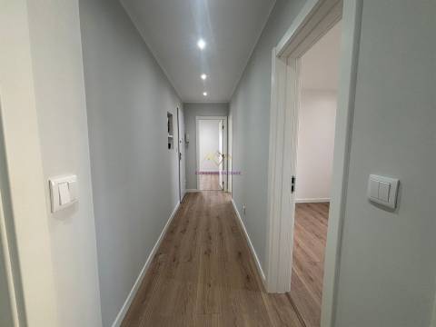 T2 Remodelado Amadora - águas Livres