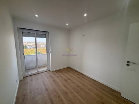 T2 Remodelado Amadora - águas Livres