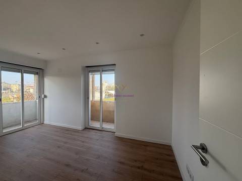 T2 Remodelado Amadora - águas Livres