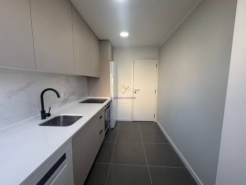 T2 Remodelado Amadora - águas Livres