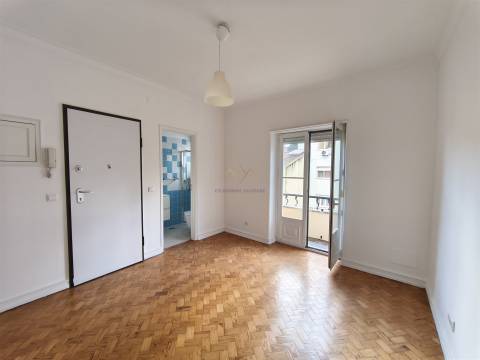 T3 Duplex na Graça a 7 min do Metro e Comboio