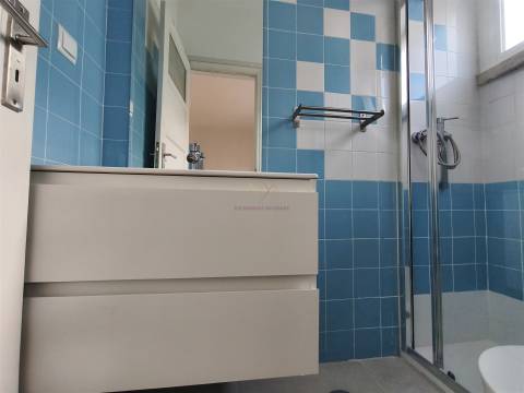 T3 Duplex na Graça a 7 min do Metro e Comboio