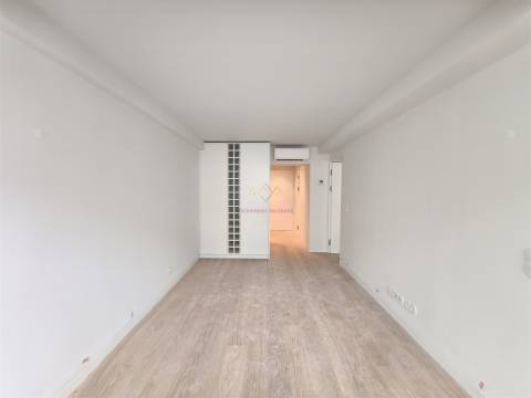 T1 em Empreendimento de luxo com Piscina