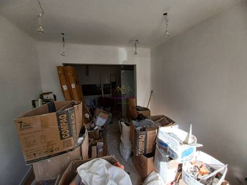 Apartamento T1 remodelado a estrear na Damaia