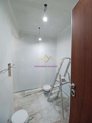 Apartamento T1 remodelado a estrear na Damaia