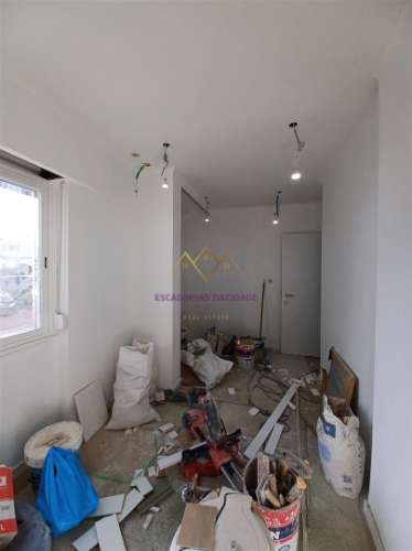 Apartamento T1 remodelado a estrear na Damaia