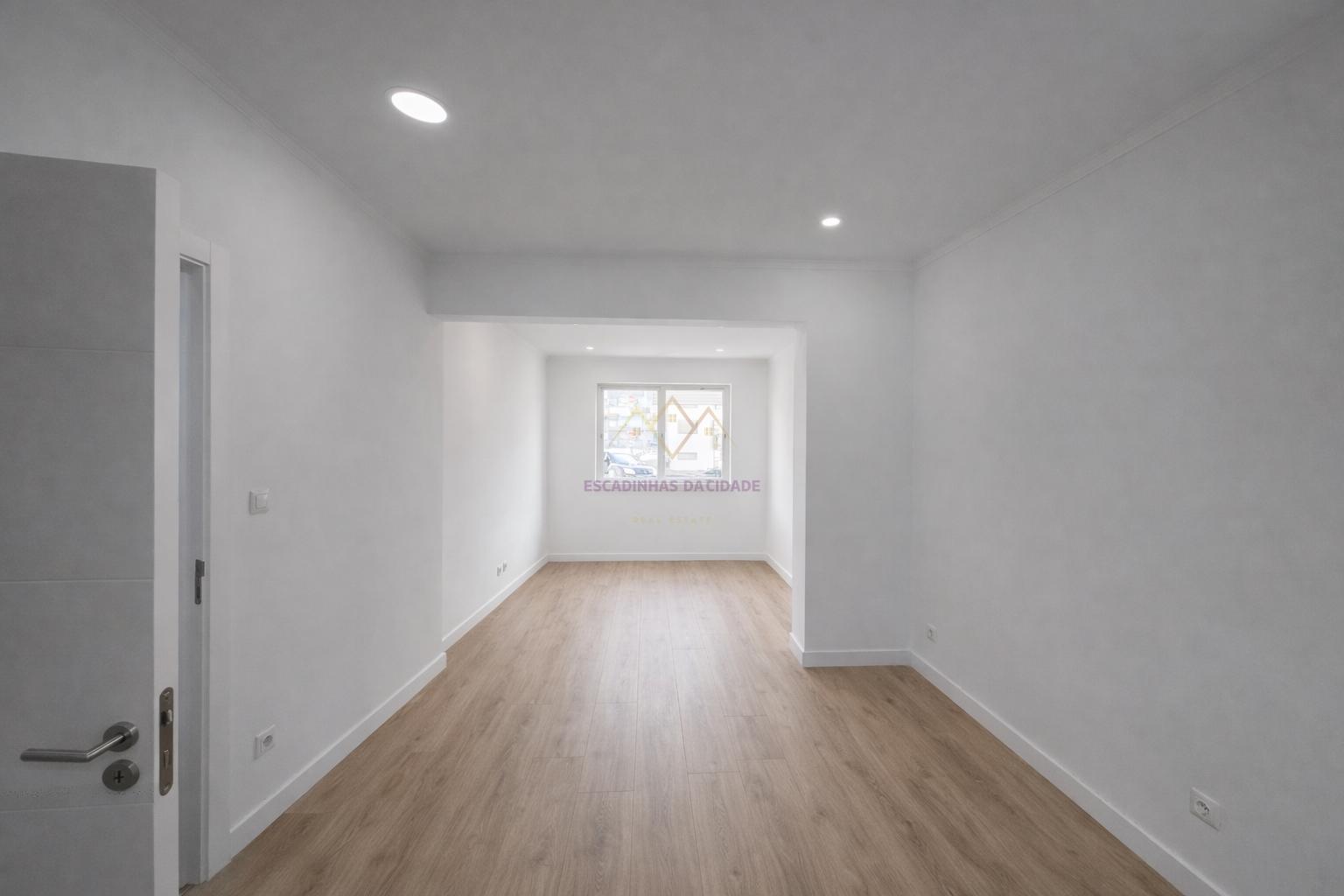 Apartamento T1 remodelado a estrear na Damaia