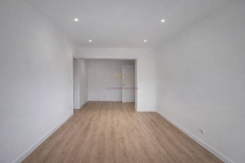 Apartamento T1 remodelado a estrear na Damaia