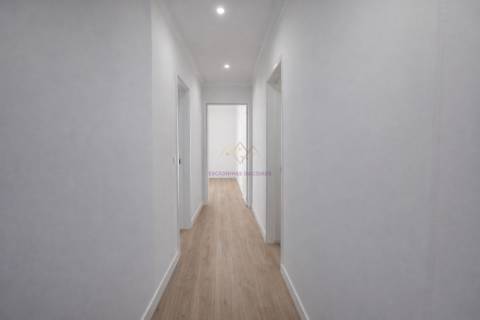 Apartamento T1 remodelado a estrear na Damaia