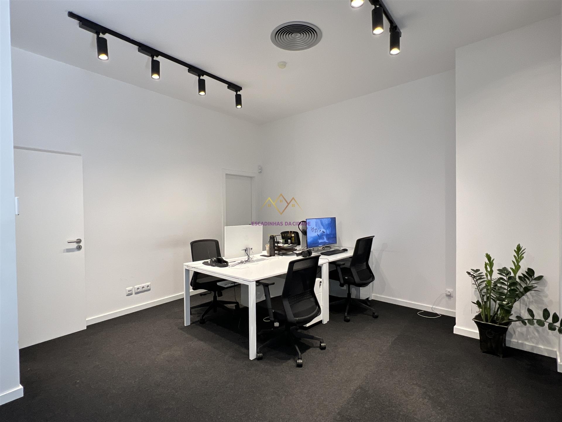 Loja / escritório para arrendamento na Praça do Bocage, em Setúbal