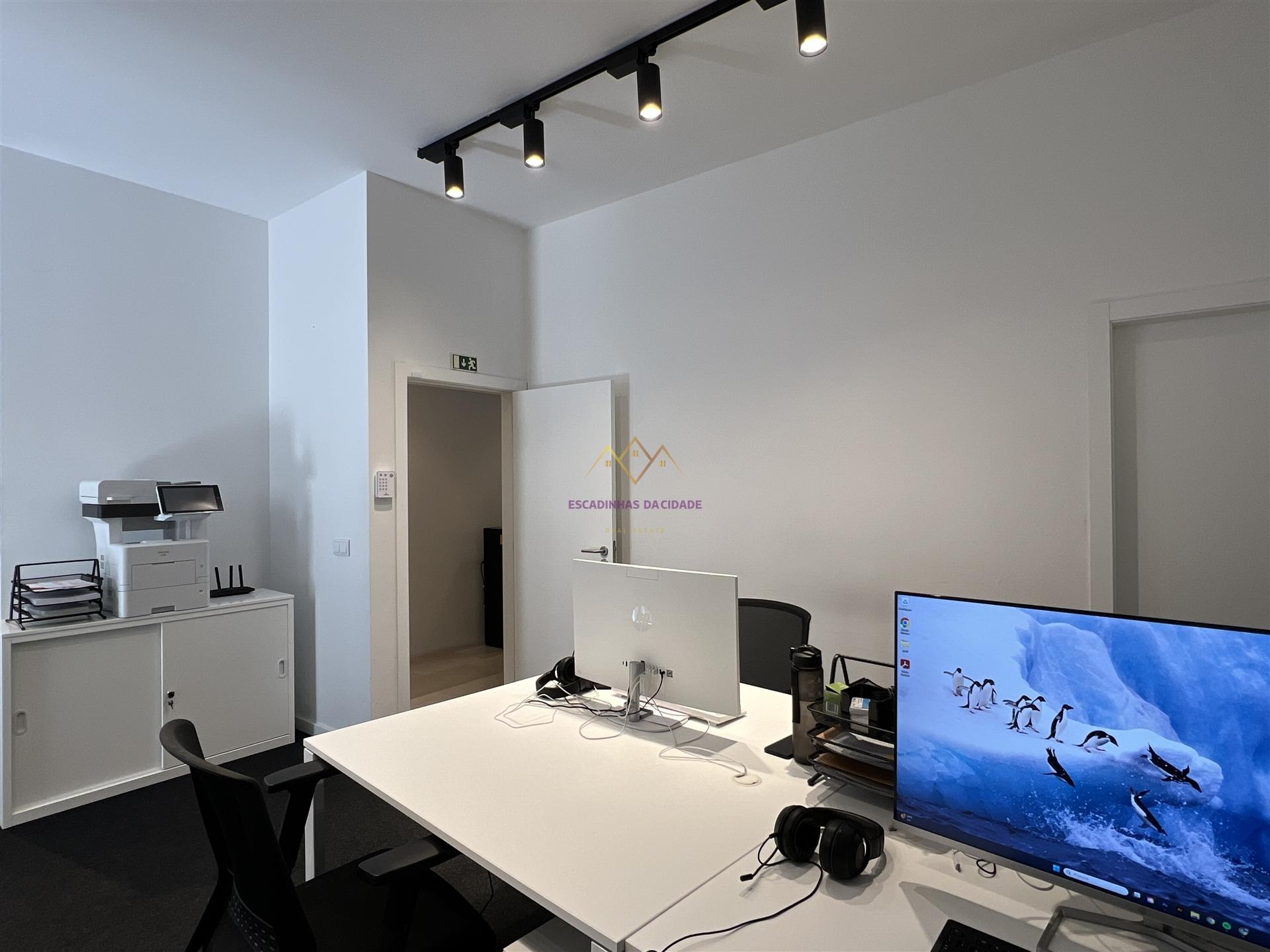 Loja / escritório para arrendamento na Praça do Bocage, em Setúbal