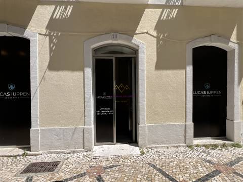 Loja / escritório para arrendamento na Praça do Bocage, em Setúbal