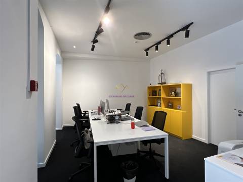 Loja / escritório para arrendamento na Praça do Bocage, em Setúbal