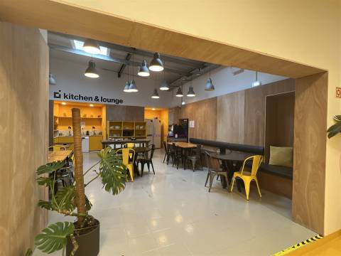 Loja / escritório para arrendamento na Praça do Bocage, em Setúbal