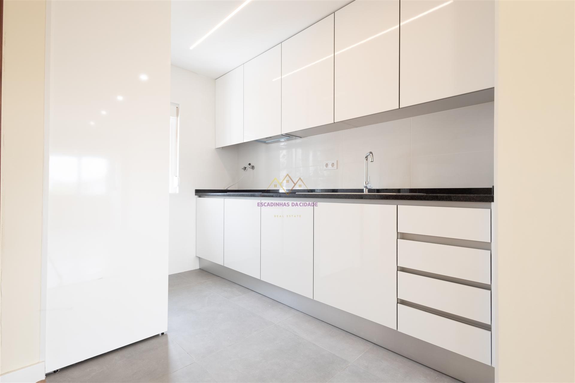 T3 Renovado Olivais com Vista Rio