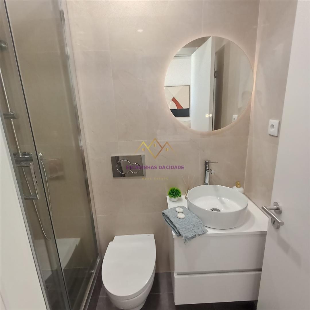 Apartamento T3 remodelado, mobilado e equipado, na melhor localização de Benfica