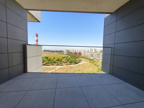 Penthouse T5 com varandas, 2 Garagens Box e Arrecadação, em Empreendimento c/ Piscina e Pq. Infantil