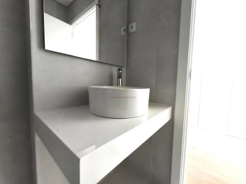 Penthouse T5 com varandas, 2 Garagens Box e Arrecadação, em Empreendimento c/ Piscina e Pq. Infantil