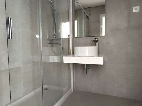 Penthouse T5 com varandas, 2 Garagens Box e Arrecadação, em Empreendimento c/ Piscina e Pq. Infantil