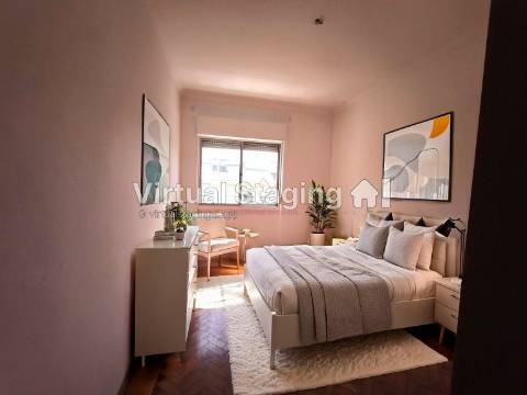 T3 Luminoso com Varandas e Arrecadação no Coração de Carnaxide