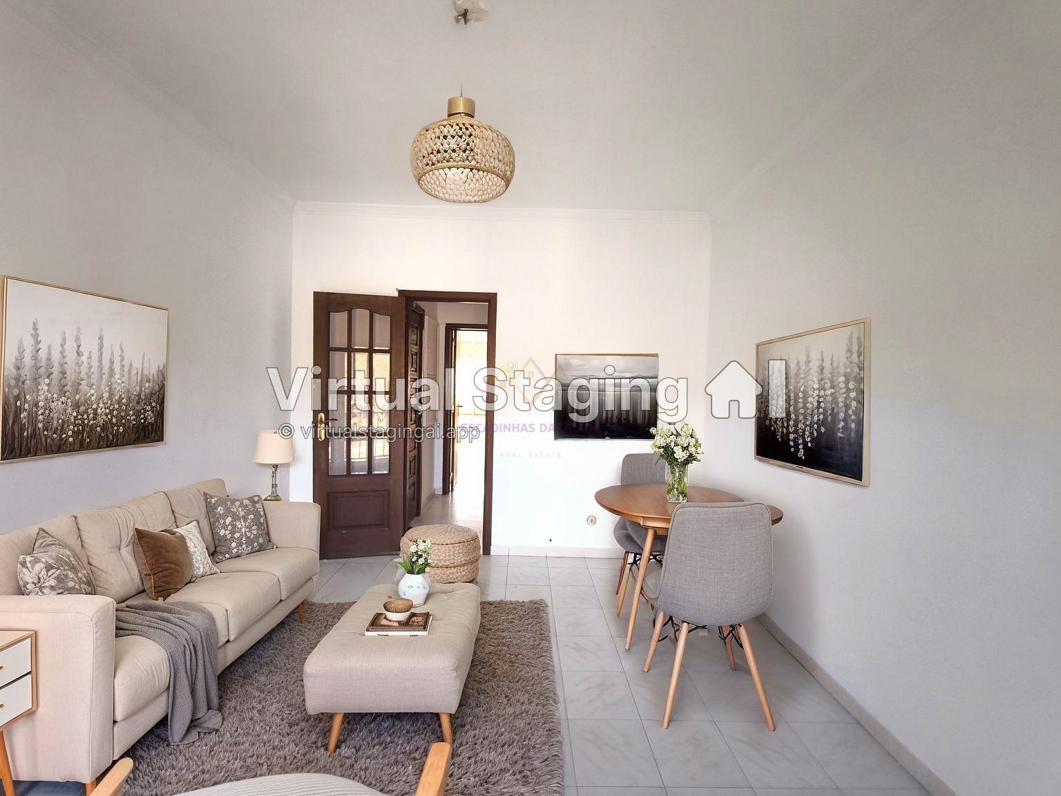 T3 Luminoso com Varandas e Arrecadação no Coração de Carnaxide