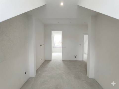 T1+1 Totalmente Remodelado em Alcântara | A Dois Passos da Estação