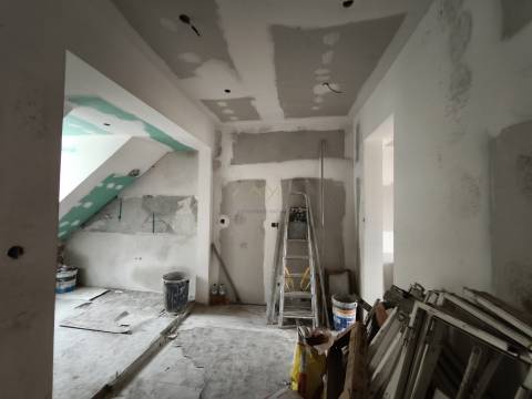 T1+1 Totalmente Remodelado em Alcântara | A Dois Passos da Estação