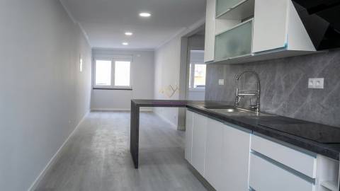 T2 Remodelado em Benfica