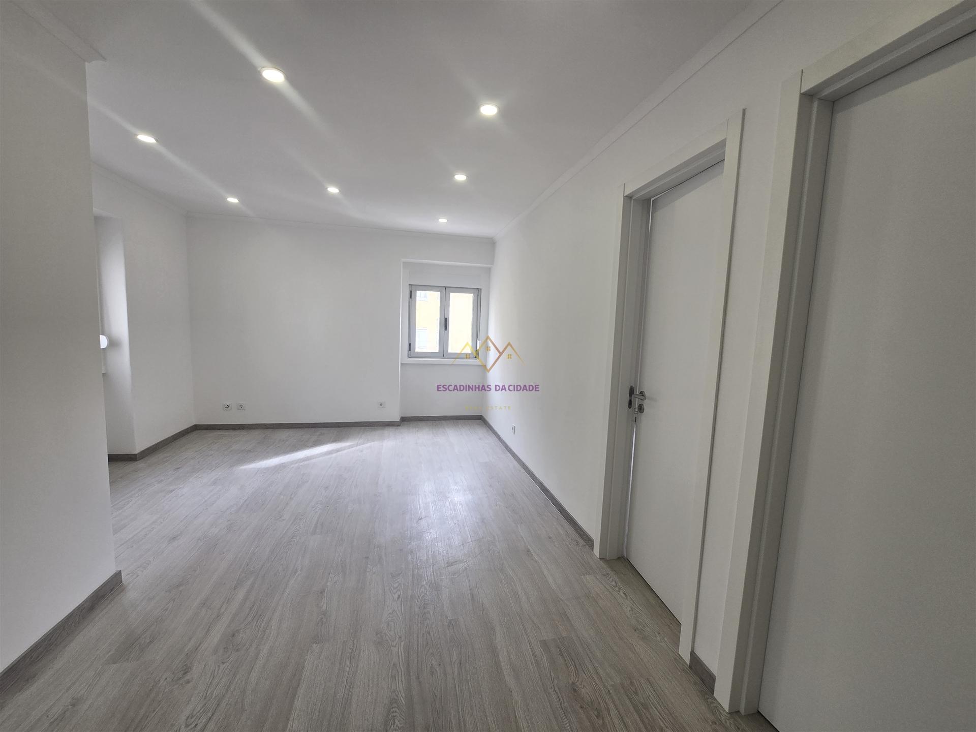 T2 remodelado na Amadora - Venteira