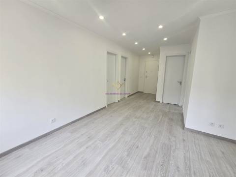 T2 remodelado na Amadora - Venteira