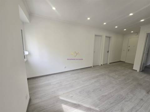 T2 remodelado na Amadora - Venteira