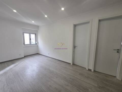 T2 remodelado na Amadora - Venteira