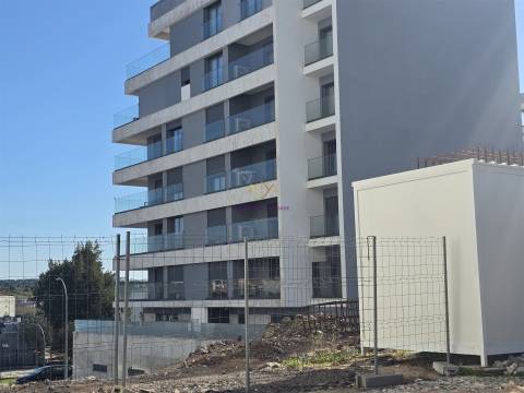 Lote de Terreno com projecto aprovado e licenças a pagamento na Amadora -Venteira