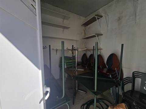 Loja antigo Restaurante/ Churrasqueira para arrendar no Alto do Seixalinho