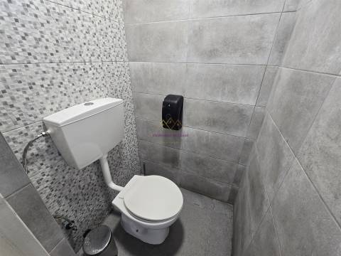 Loja antigo Restaurante/ Churrasqueira para arrendar no Alto do Seixalinho