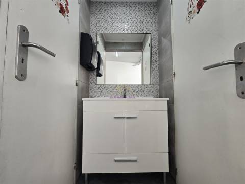 Loja antigo Restaurante/ Churrasqueira para arrendar no Alto do Seixalinho