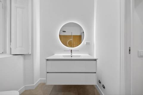 T2 de Charme Totalmente Renovado junto ao Marquês de Pombal