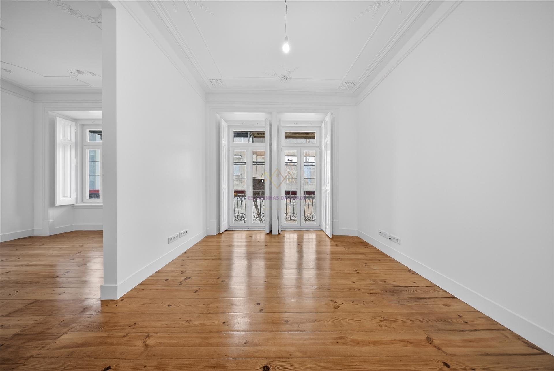 T2 de Charme Totalmente Renovado junto ao Marquês de Pombal