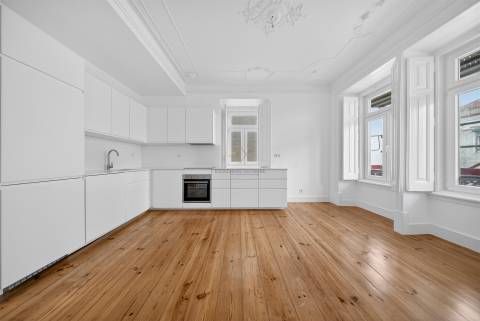 T2 de Charme Totalmente Renovado junto ao Marquês de Pombal