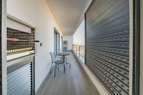 T4 com 207 m² | 2 Suites | Vista Rio | Garagem | Bom Sucesso, Alverca