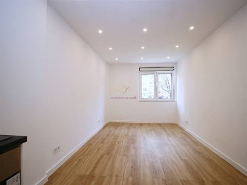 Apartamento T2 remodelado na Quinta do Mendes, Odivelas