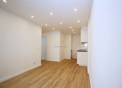 Apartamento T2 remodelado na Quinta do Mendes, Odivelas