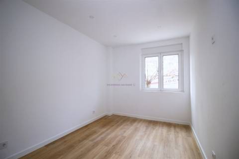 Apartamento T2 remodelado na Quinta do Mendes, Odivelas