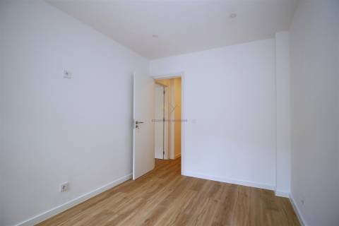 Apartamento T2 remodelado na Quinta do Mendes, Odivelas