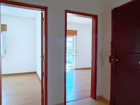 T3 com 2 Terraços em Massamá (junto ao Shopping)