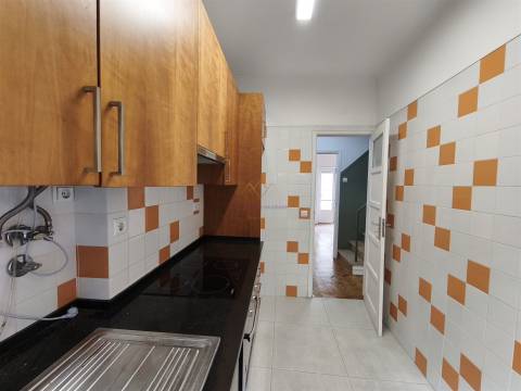 T3 Duplex na Graça a 7 min do Metro e Comboio